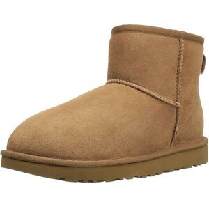 Ugg Classic Mini II Boot - Size 9